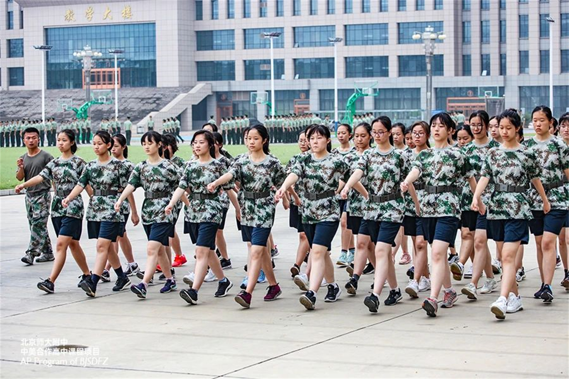 22軍訓(xùn).jpg