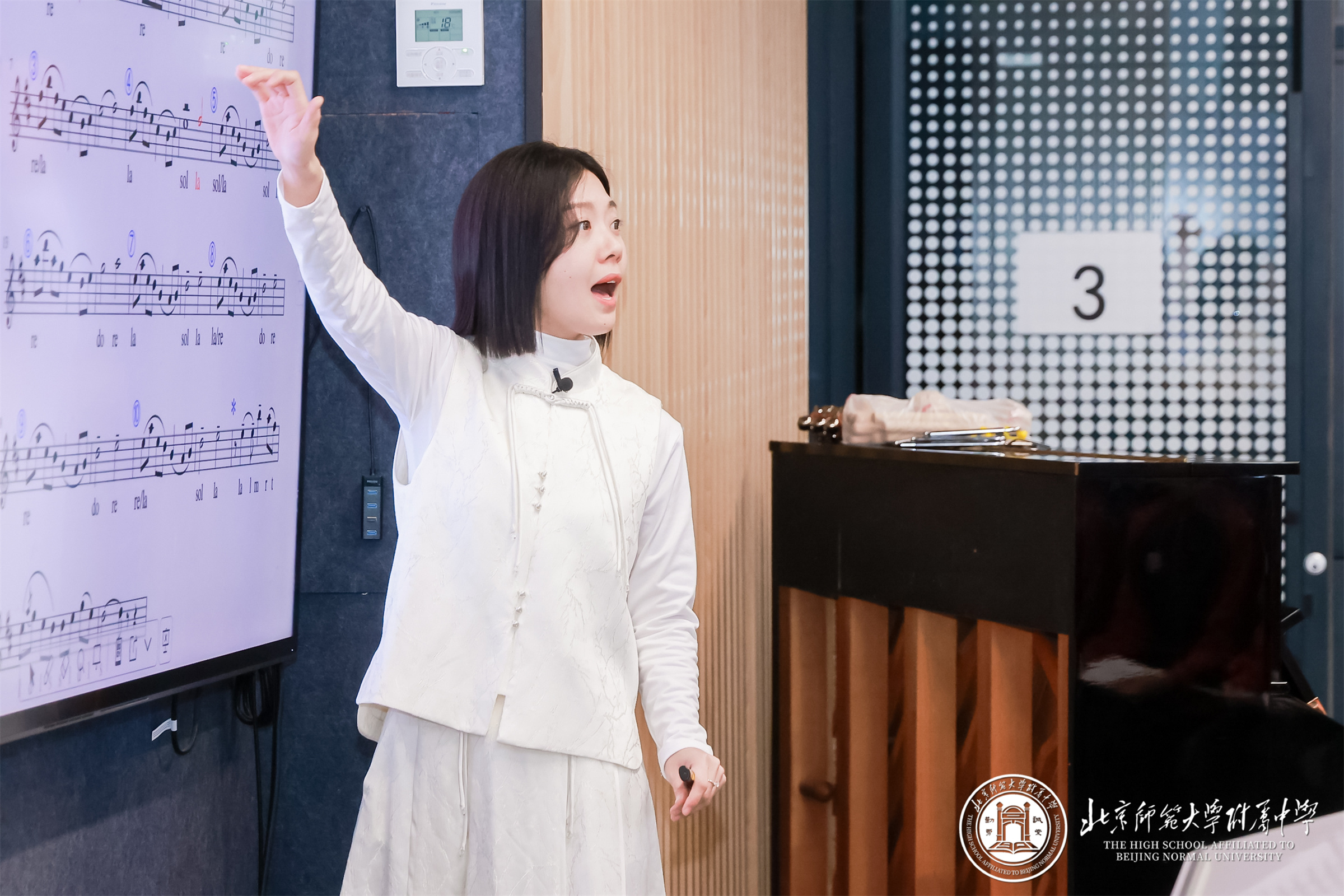 倪蕾老師授課2.jpg
